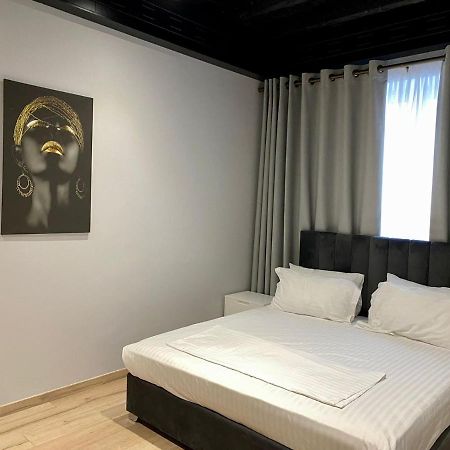 Primo Hotel ティラナ エクステリア 写真