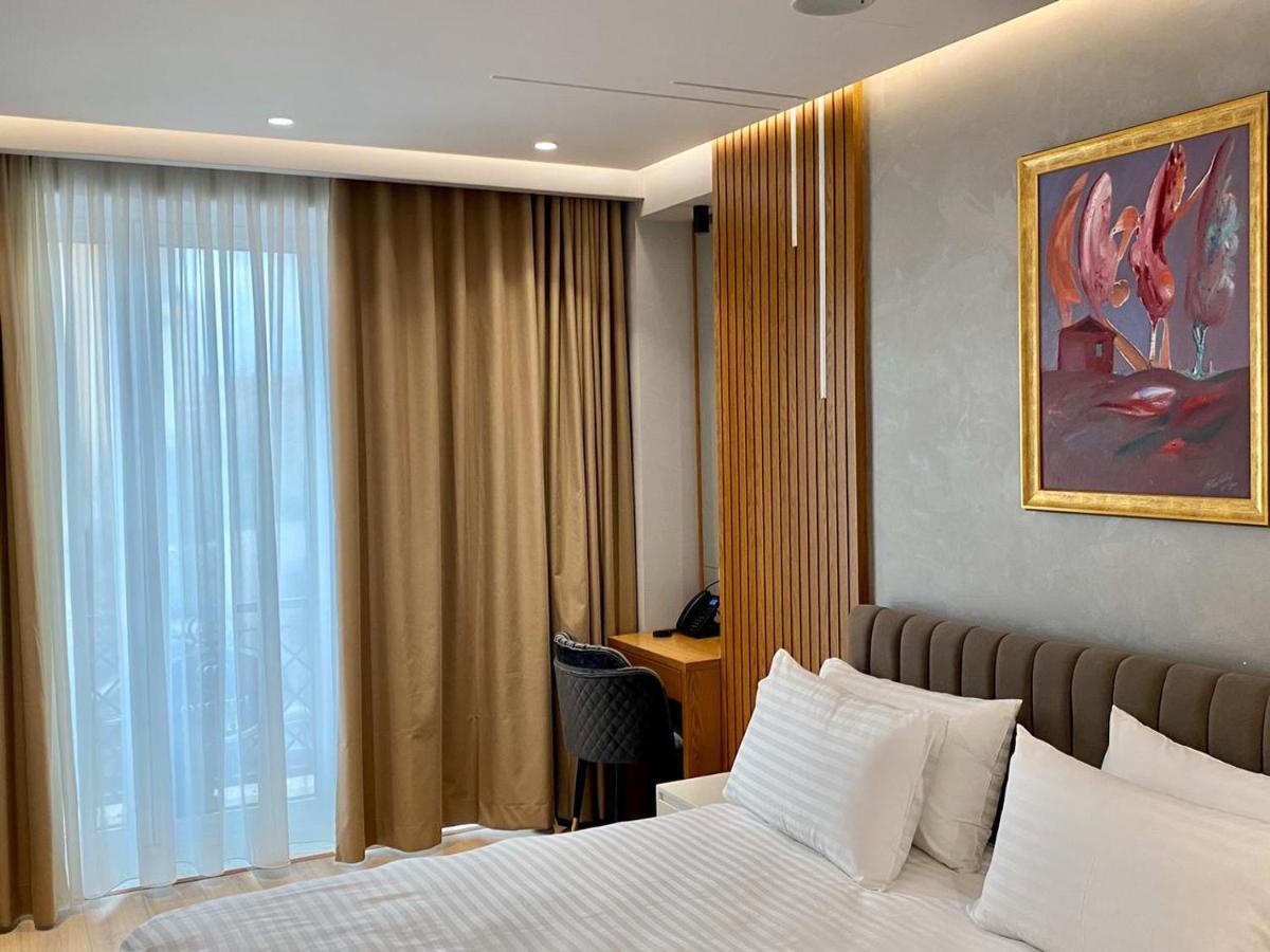 Primo Hotel ティラナ エクステリア 写真