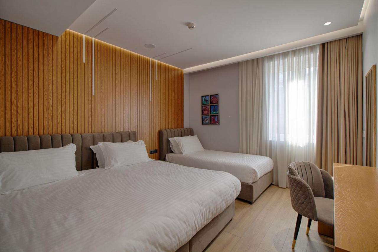 Primo Hotel ティラナ エクステリア 写真