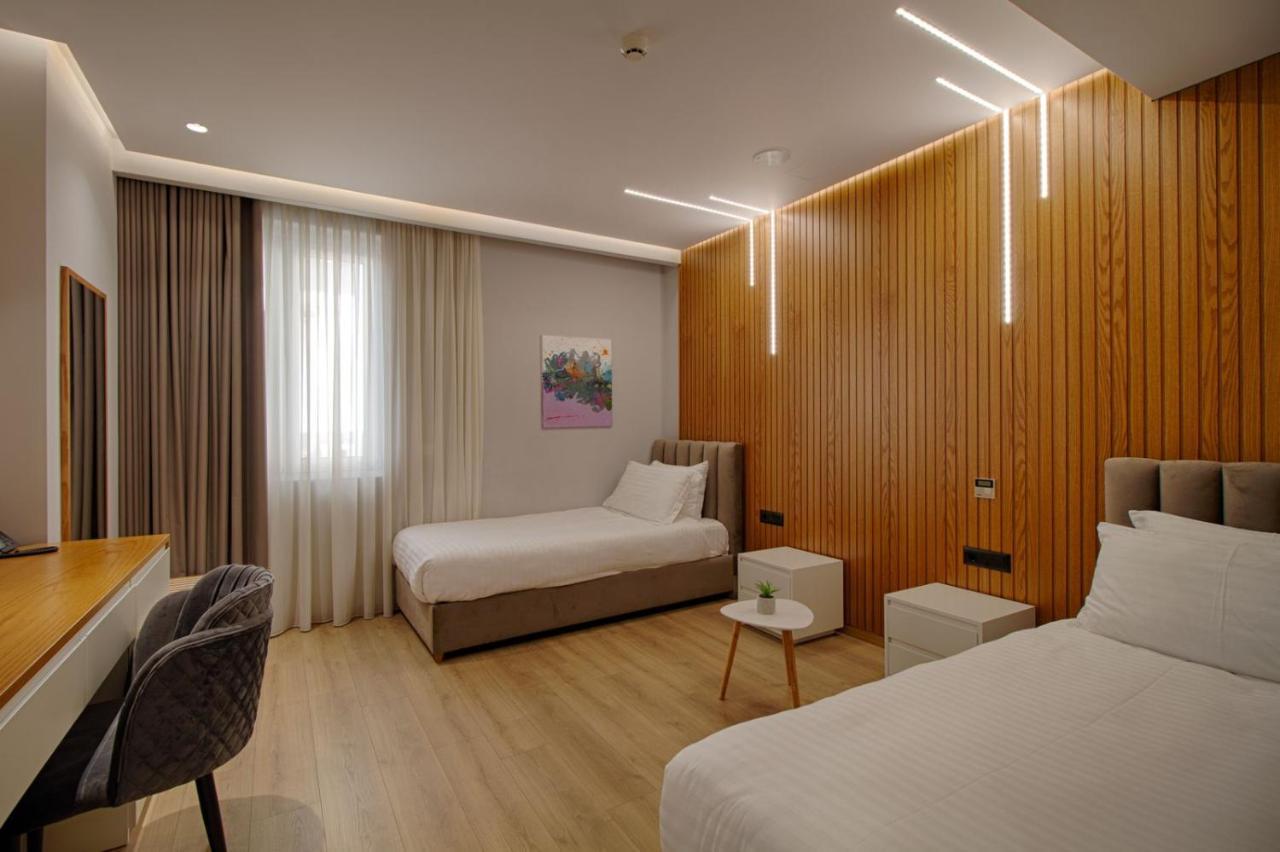 Primo Hotel ティラナ エクステリア 写真